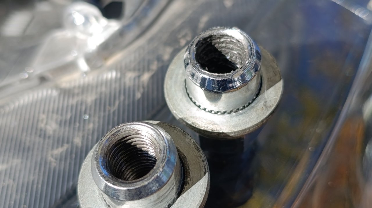 ispravna i oštećena navrtka.jpg