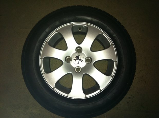 alu-felge-15-original-peugeot-307-slika-10759182.jpg