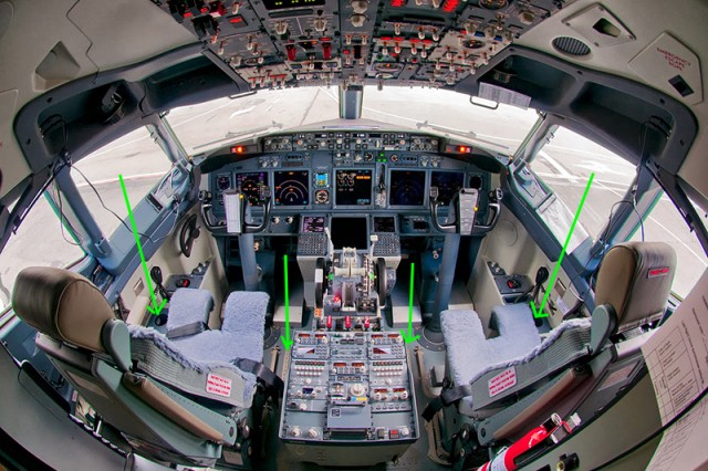 737cockpit.jpg