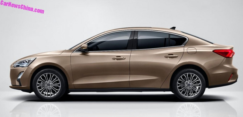 2019-ford-focus-sedan-looks-cheap-but-svelte-in-chinese-specification_3.jpg