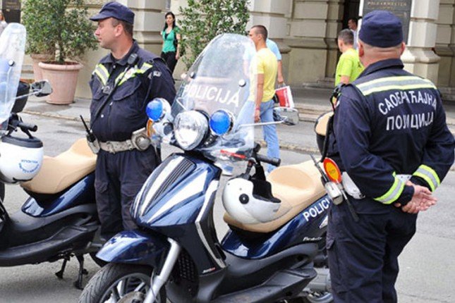 24927-x-skuter-policija.jpg